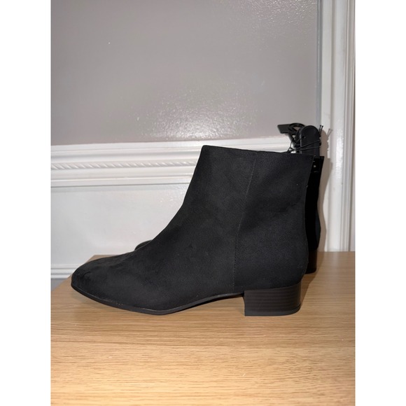 Time and Tru Shoes - Women's suede WIDE black ankle boots